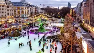 koe-on-ice-Blick-ueber-Eisbahn-in-Richtung-Koe