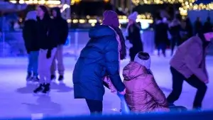 Koe-On-Ice-Schlittschuhlaufen-Spass-auch-fuer-Anfaenger