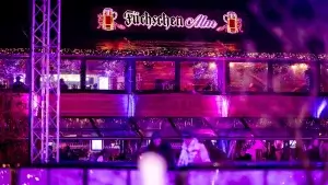 koe-on-ice-ueberdachte-fuechschen-alm-terrasse